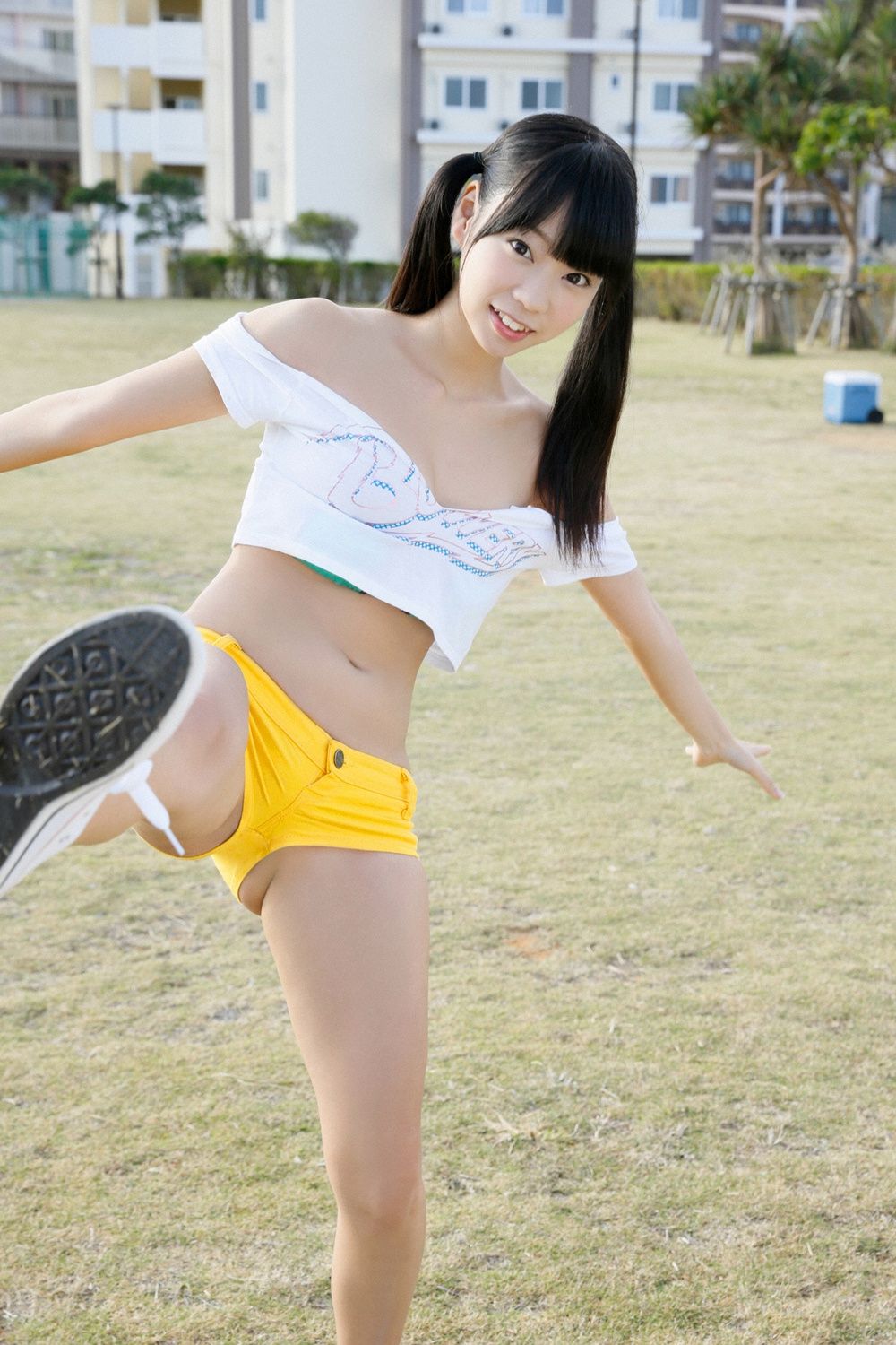Un libro completo TODO Mariko Shinoda en L.A. !!》 [Weekly Young Jump] 2015 No.04-05 Fotografía Página 1 No.373403